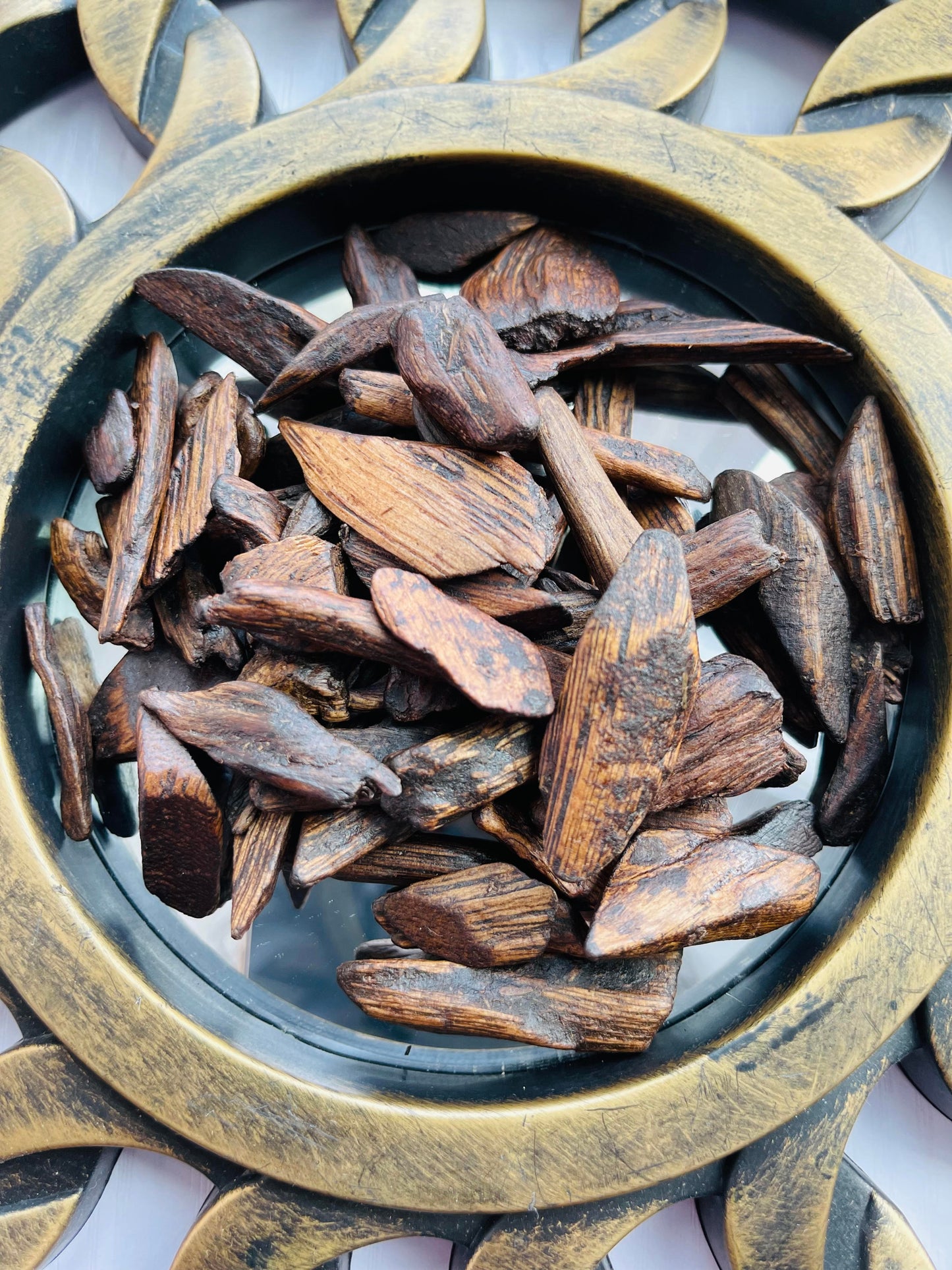 Oud Bill Amber Muattar Bakhoor. Sweet, Woody & Spicy Arabian Oud Chips - Marwa